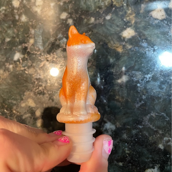 Orange And White Kitty Homemade Wine Bottle Stopper - Picture 2 of 5